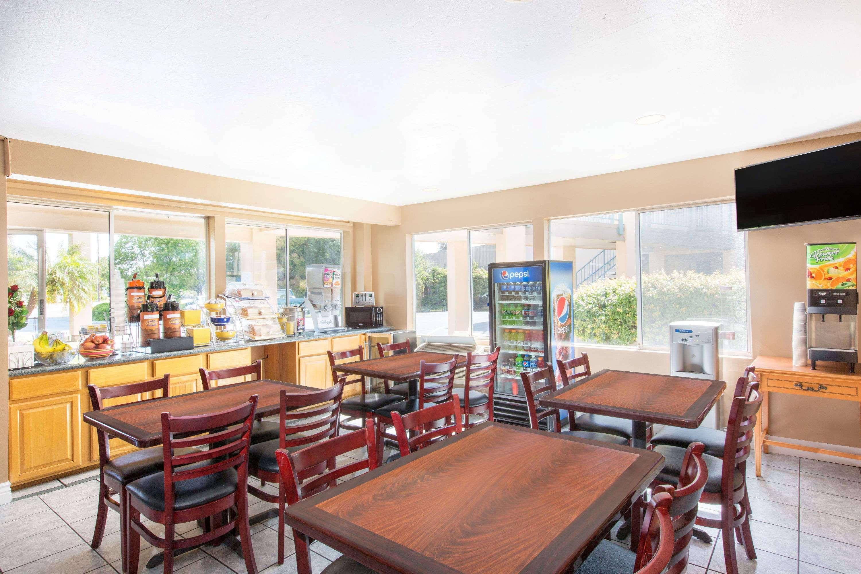 Days Inn By Wyndham Redwood City Εξωτερικό φωτογραφία