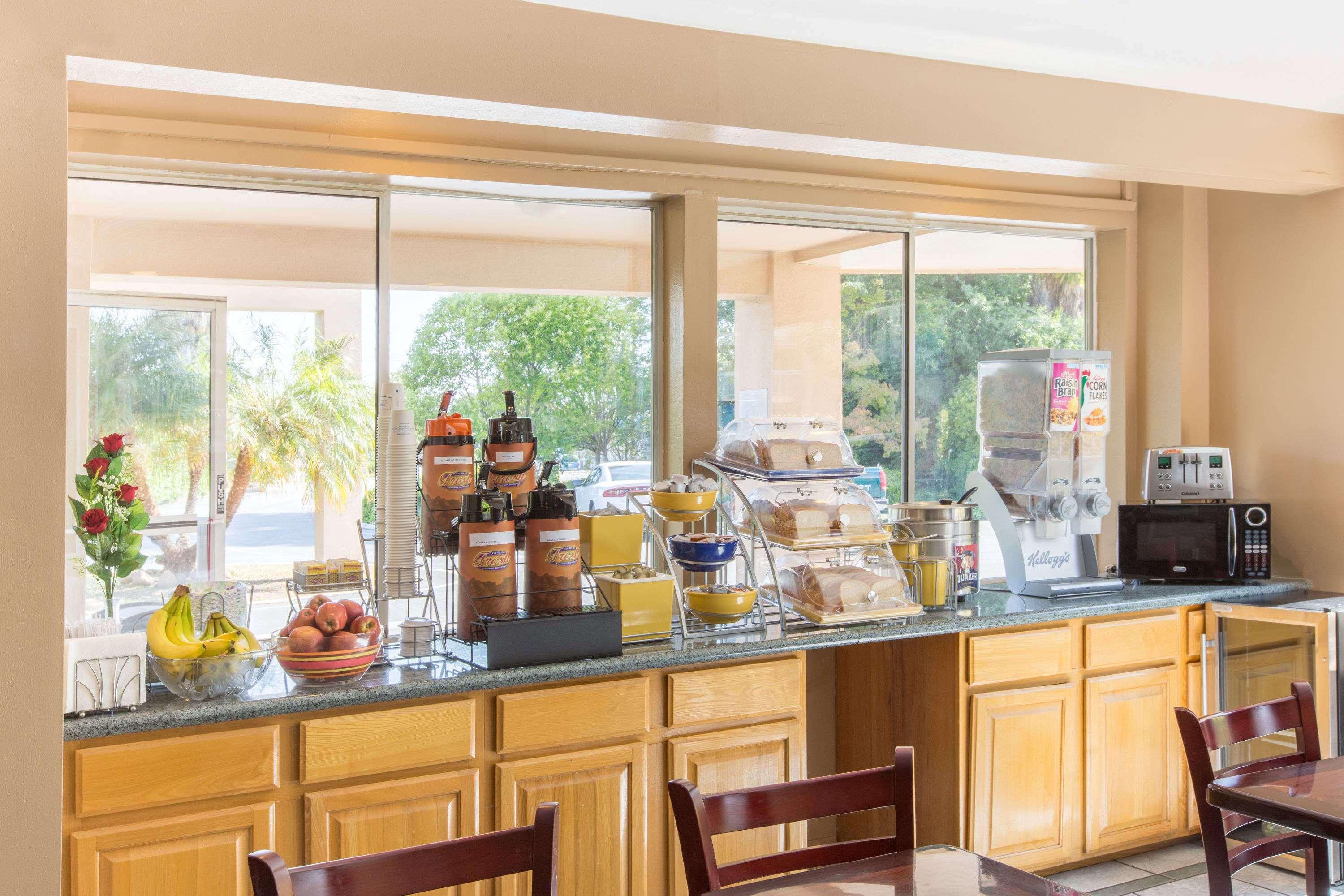 Days Inn By Wyndham Redwood City Εξωτερικό φωτογραφία