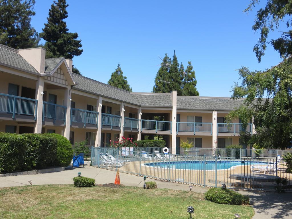 Days Inn By Wyndham Redwood City Εξωτερικό φωτογραφία